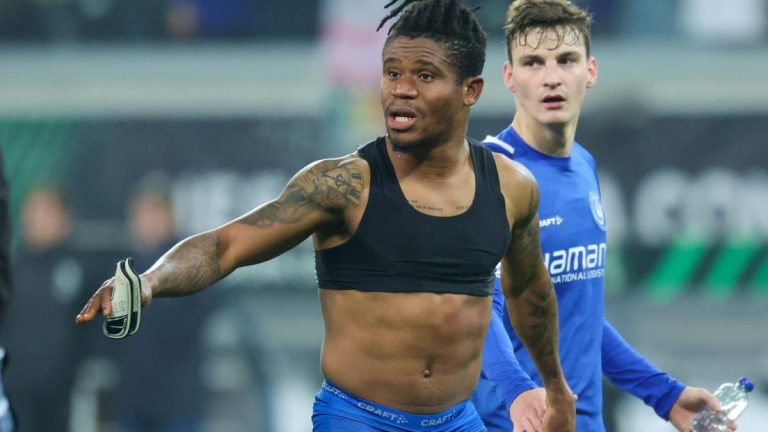 Former Lyonnais Gift Orban fought in the street against a supporter