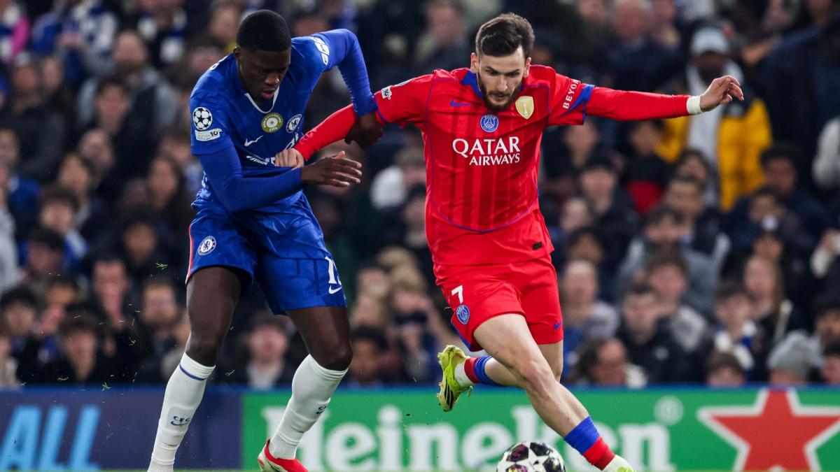 Khvicha Kvaratskhelia is in Arsenal's sights