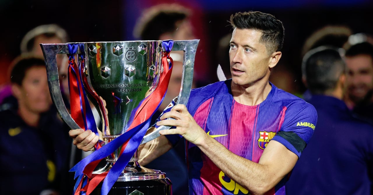 Robert Lewandowski, a page turns