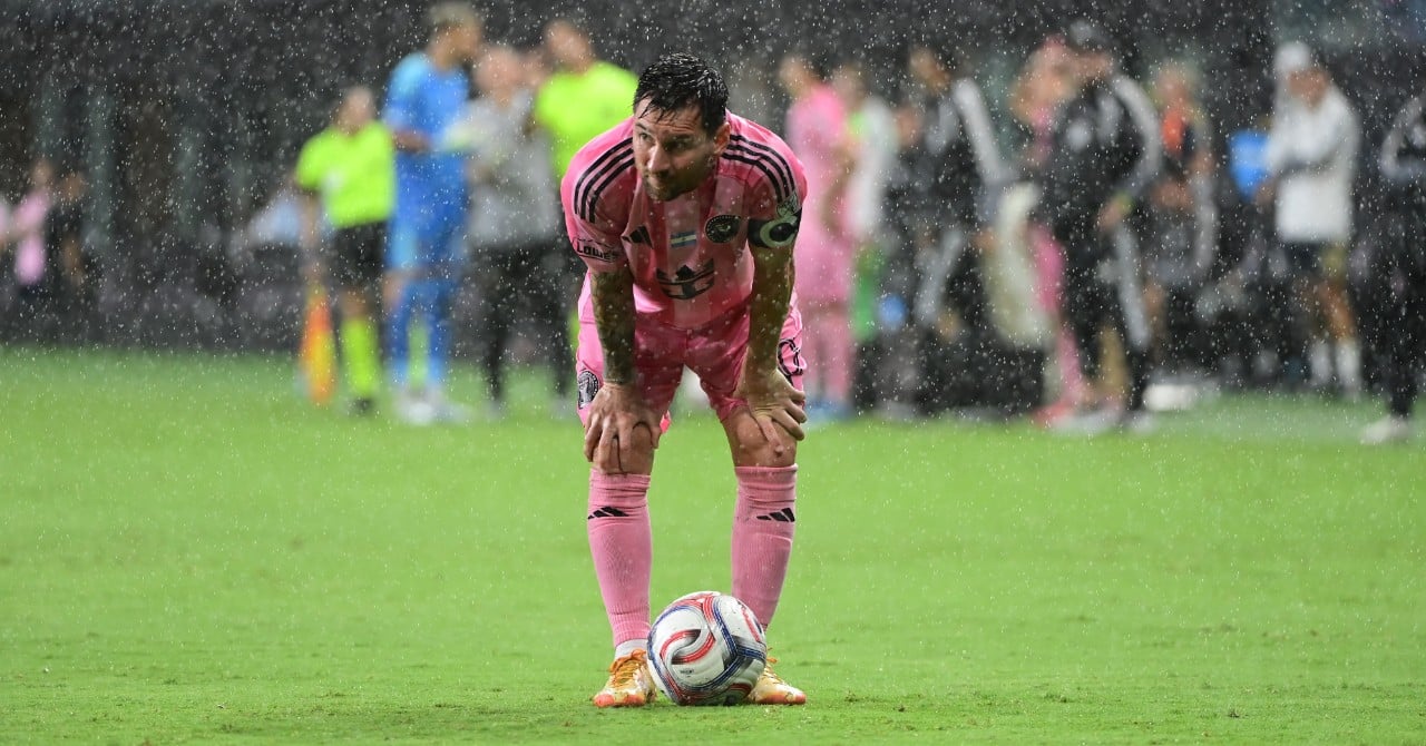 Messi leaves with injury, panics in Argentina before the World Cup