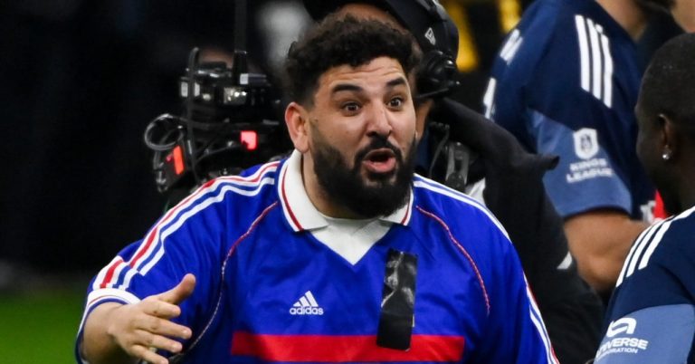 Mohamed Henni with a PSG tattoo?