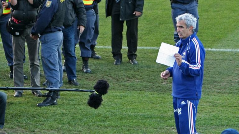 Anelka the “big idiot”, Gourcuff “mild autistic and stupid afterwards”, the identity of the mole: the juicy passages of the documentary on the Knysna fiasco