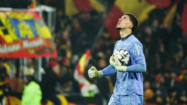 Aston Villa wants to make its market in Ligue 1 for the successor of Dibu Martinez