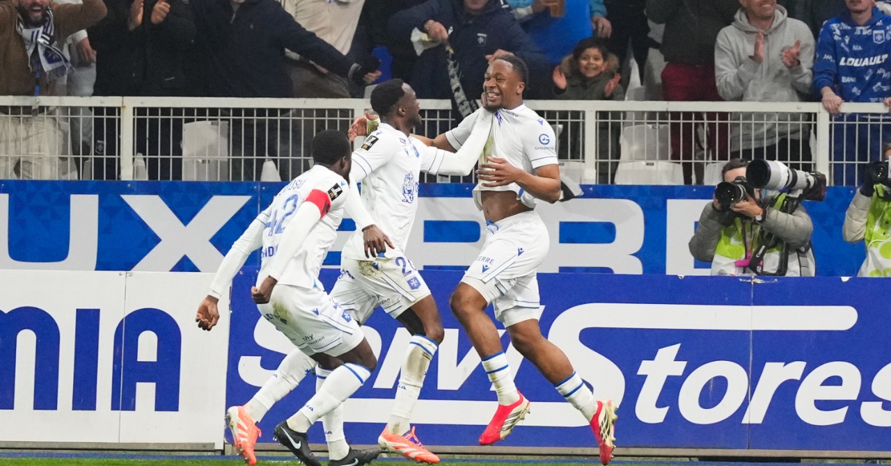 Auxerre clings to the elite