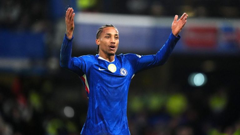 Chelsea: João Pedro's agent will discuss with Barça