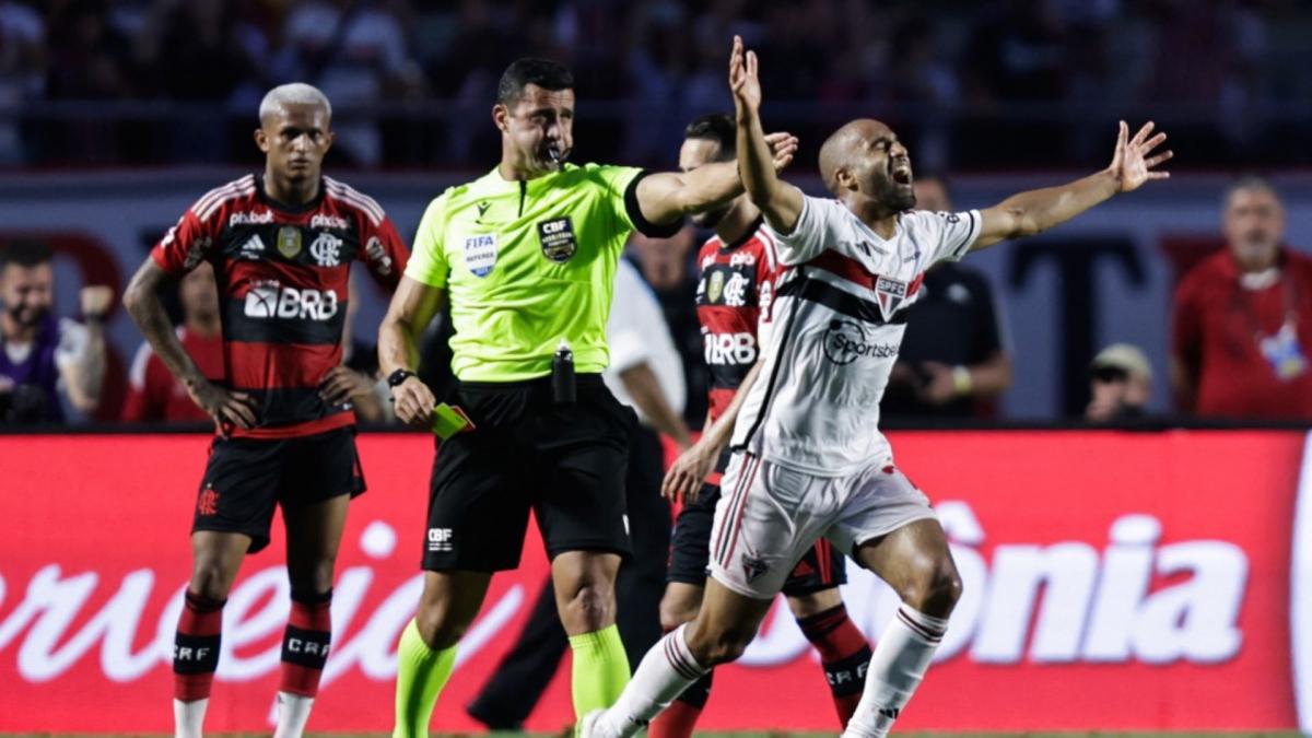 LdC: Lucas Moura had the balls after the coronation of PSG