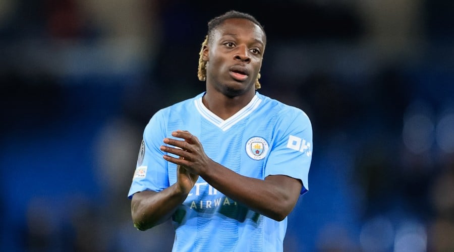 Manchester City hot on Arsenal's heels again