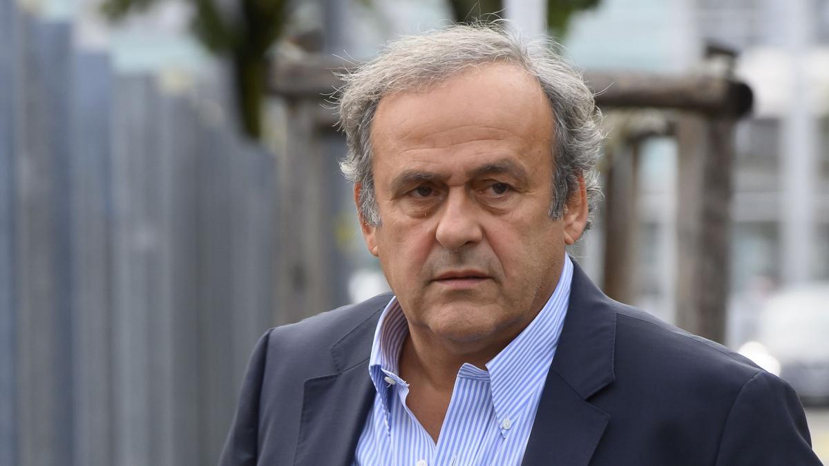 Michel Platini calms Mbappé after his political positions