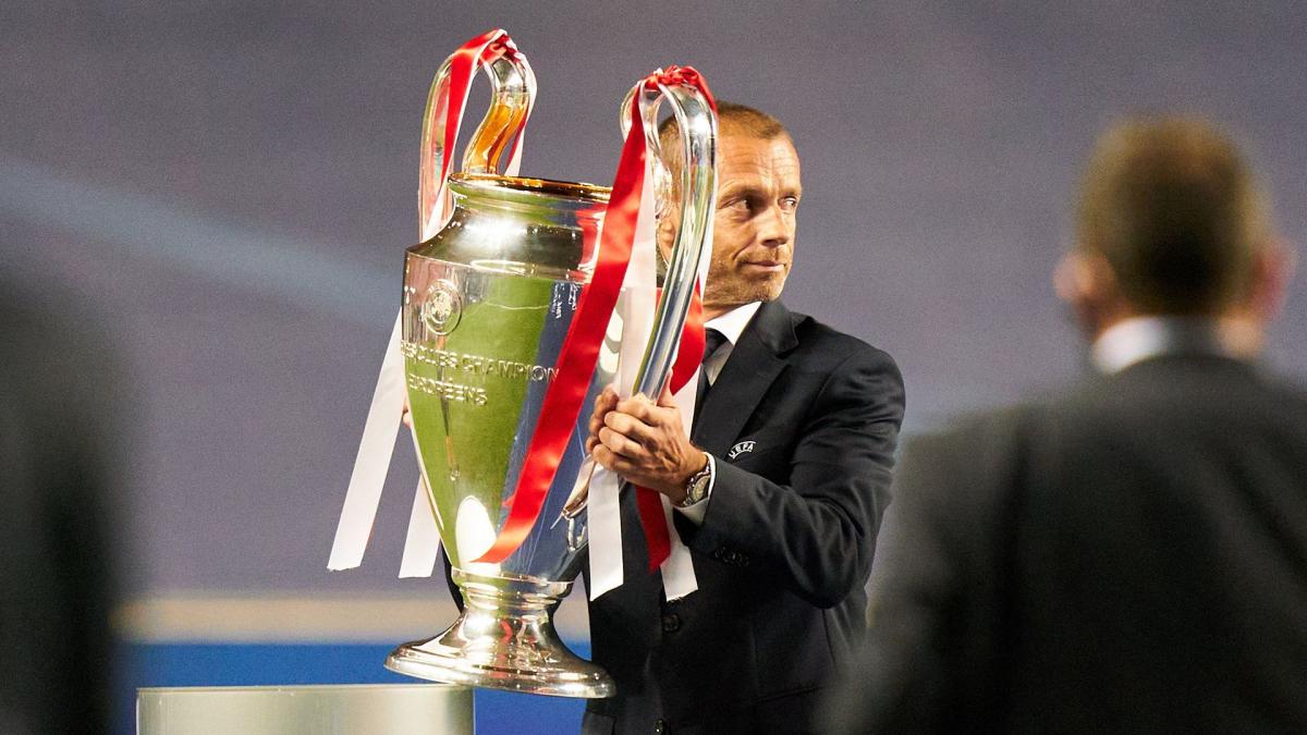 PSG: Aleksander Čeferin almost forgot Marquinhos’ medal