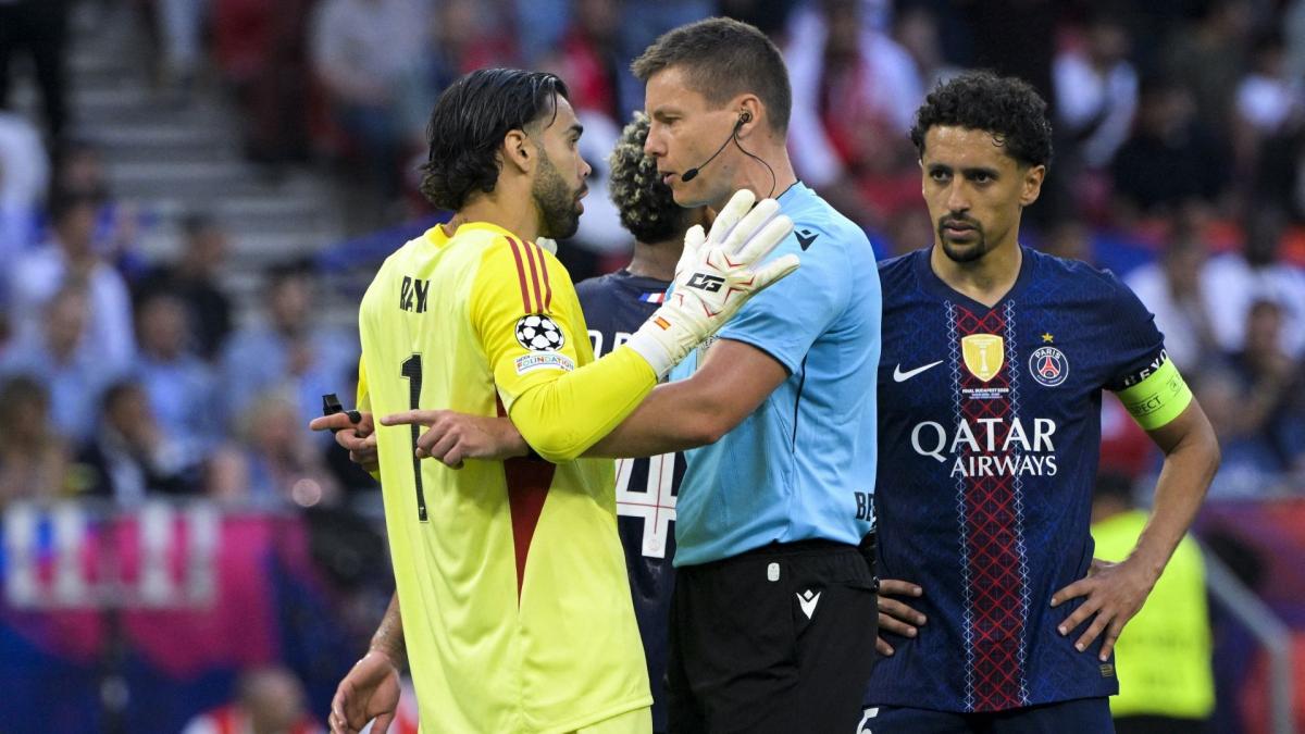 PSG - Arsenal: the English press refuses to debunk Daniel Siebert's arbitration