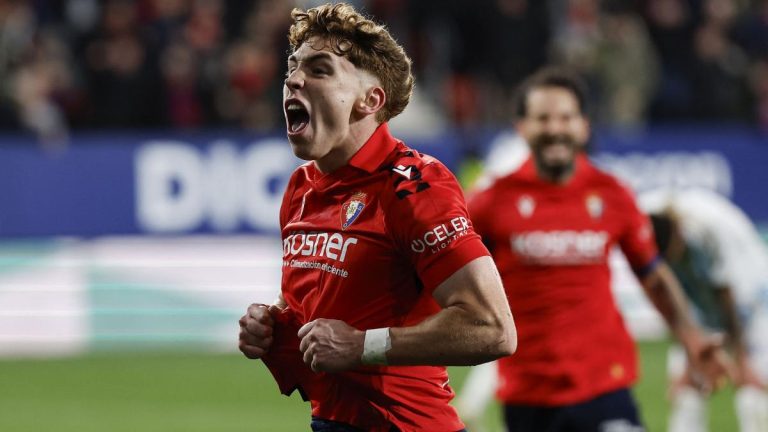 Several Premier League clubs are vying for crack Víctor Muñoz