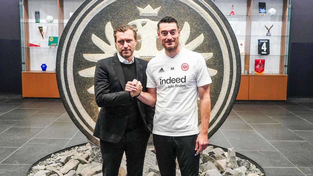 “The Trump of the Bundesliga”: Albert Riera gets knocked out in Germany