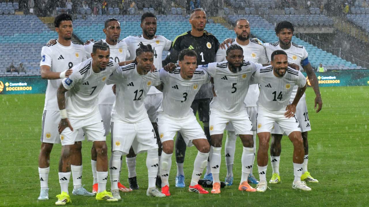 Without a coach one month before the World Cup