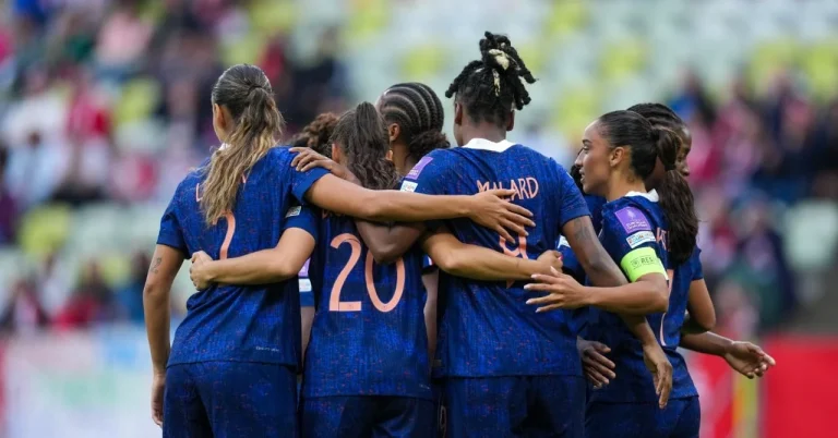 Les Bleues put pressure on the Netherlands