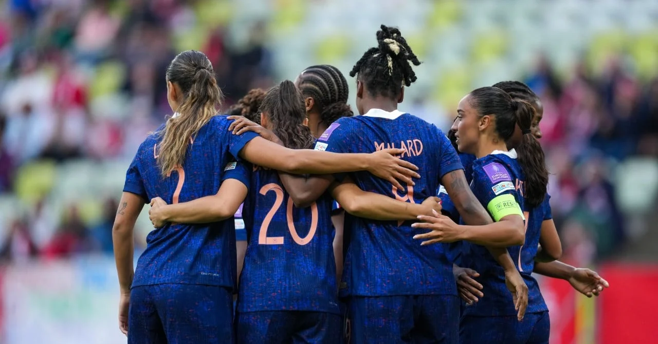 Les Bleues put pressure on the Netherlands