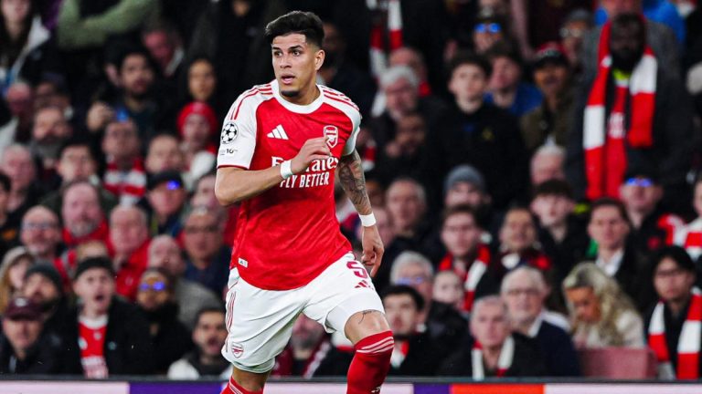 Arsenal exercise option to buy Piero Hincapié