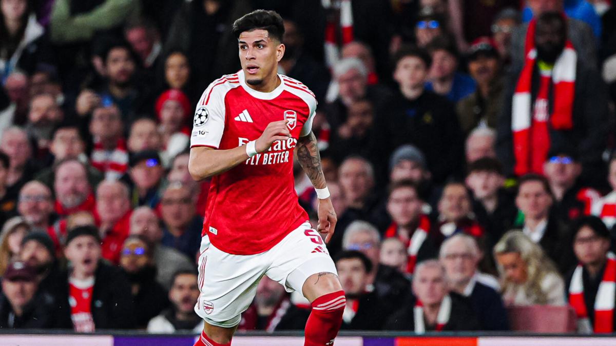 Arsenal exercise option to buy Piero Hincapié