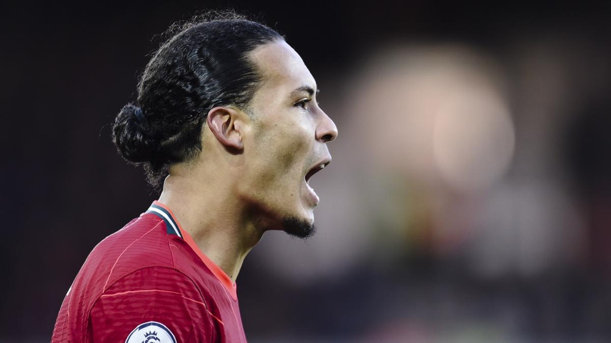 Liverpool: Virgil van Dijk shoots journalists for Slot