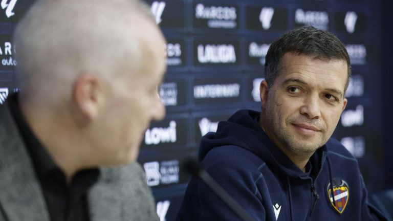 Luis Castro was surveyed by French clubs