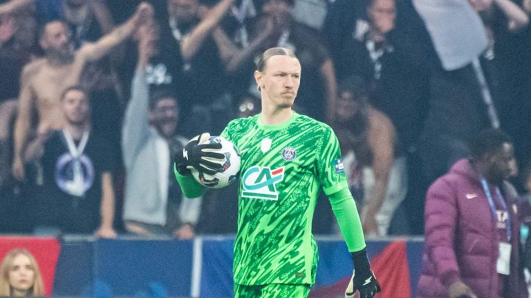 PSG has made its decision for Matvey Safonov