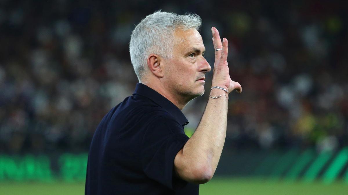 Real Madrid: Florentino Pérez announces the arrival of José Mourinho