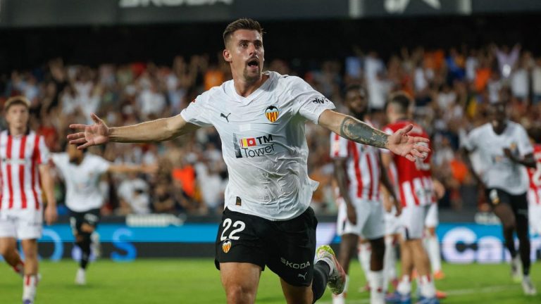 Baptiste Santamaria leaves Valencia for Greece