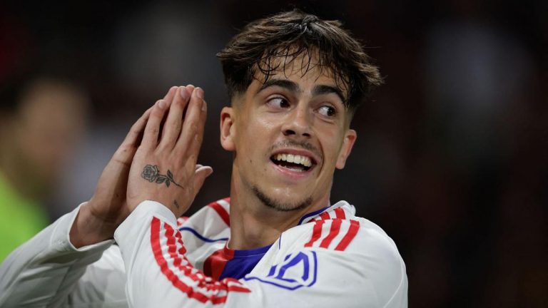 Bayer Leverkusen: Afonso Moreira scores twice in 6 minutes for his debut