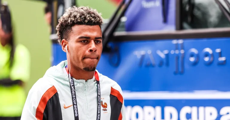 French team: Désiré Doué empties his bag after the World Cup