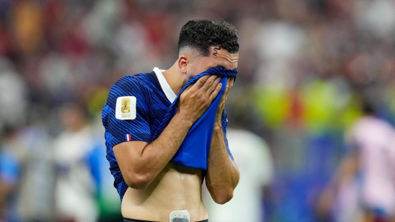 French team: Rayan Cherki is completely destroyed