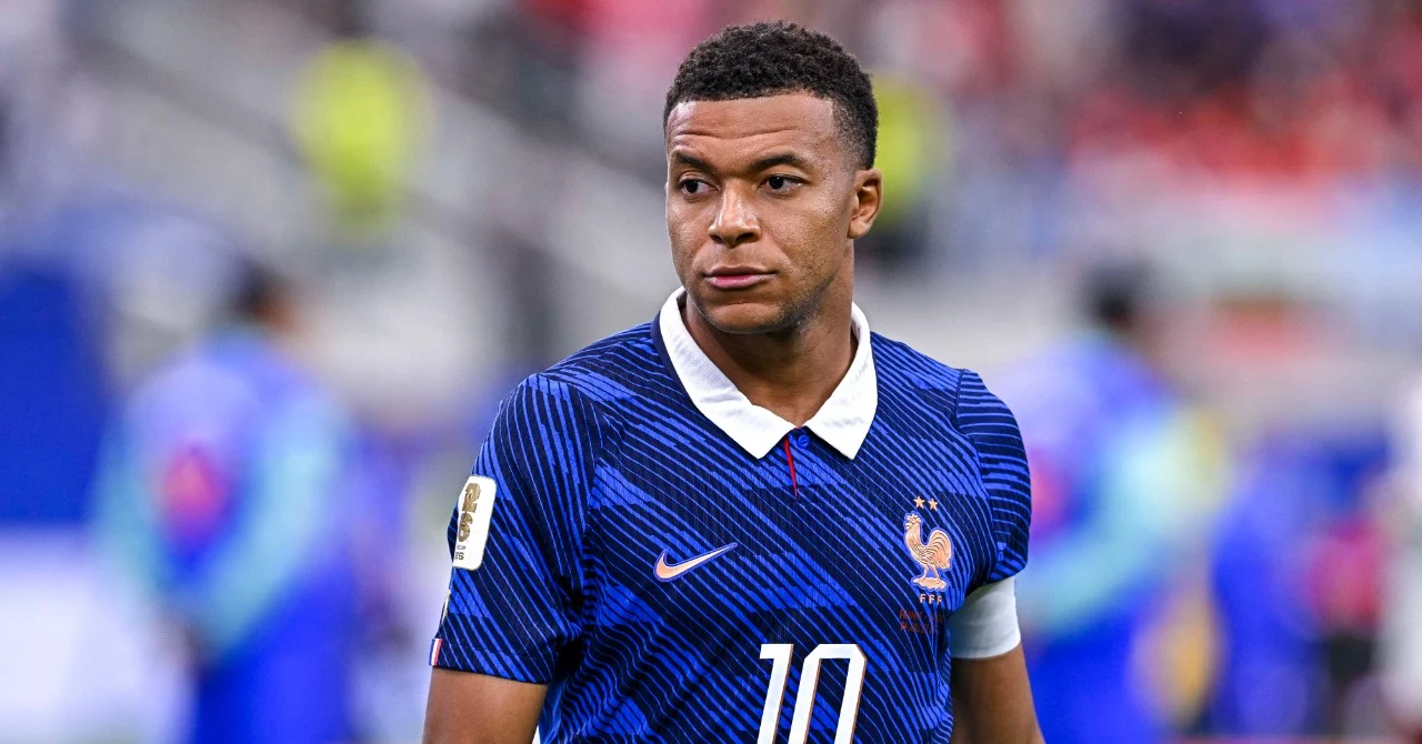 Kylian Mbappé gets Lionel Messi!