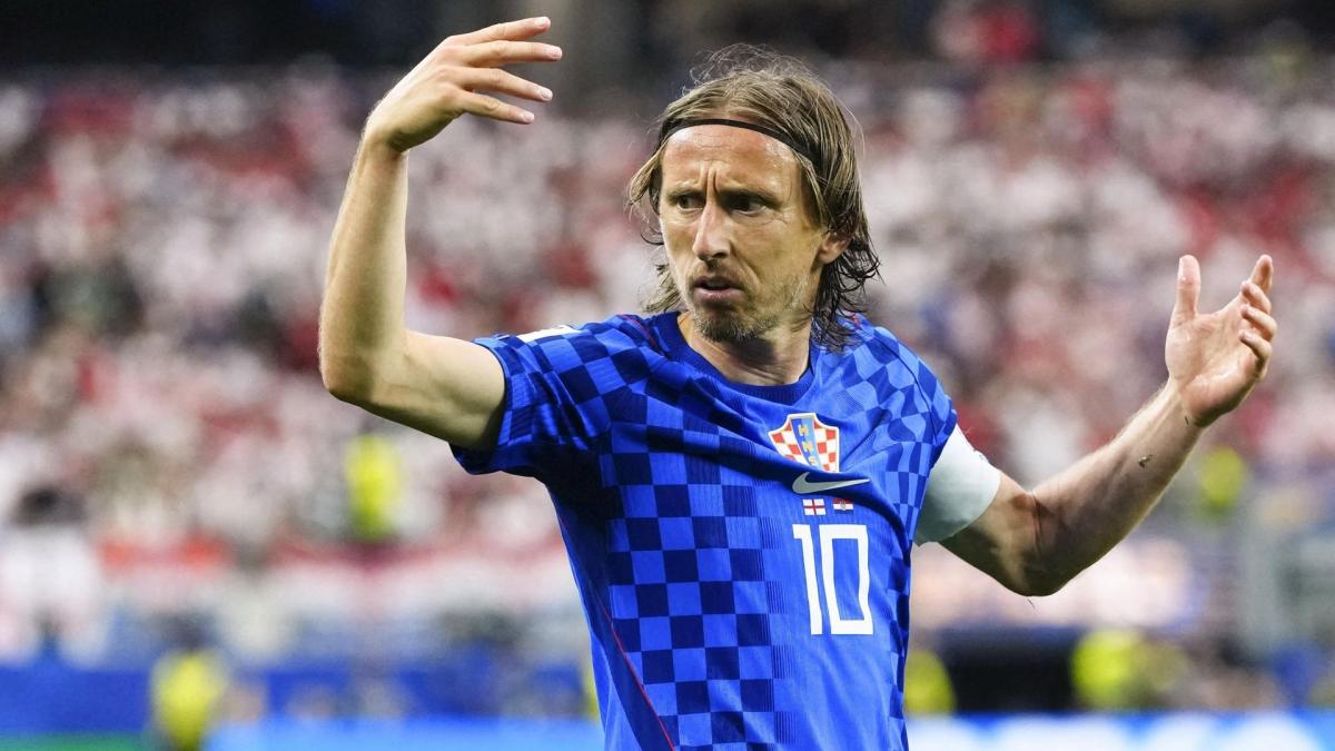 Luka Modric to extend one year with AC Milan