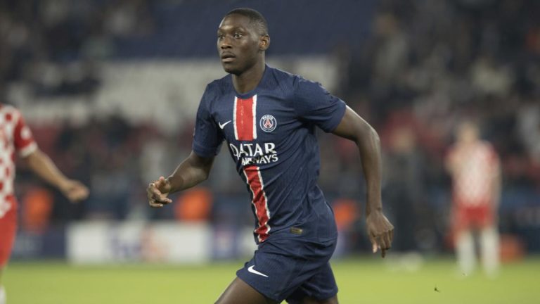Randal Kolo Muani returns to PSG