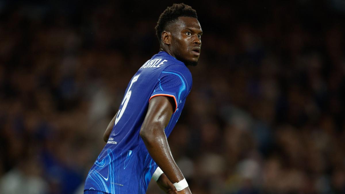Chelsea: Naples pushes for Benoît Badiashile