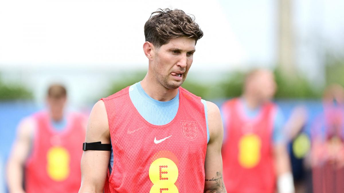 Juventus tries John Stones