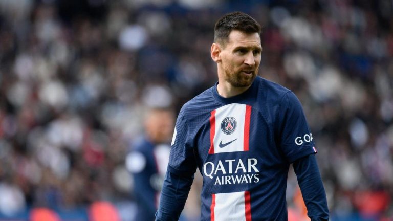 PSG pays tribute to Lionel Messi's father
