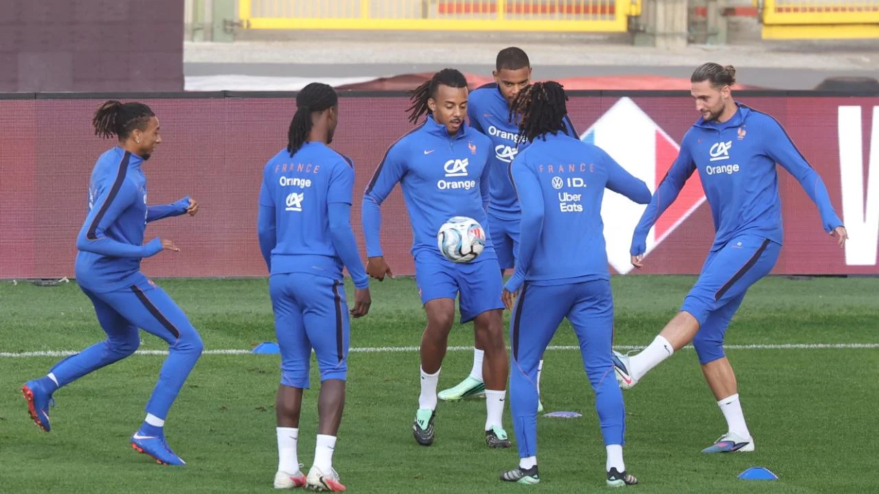 A Blue kicked out after France-Belgium