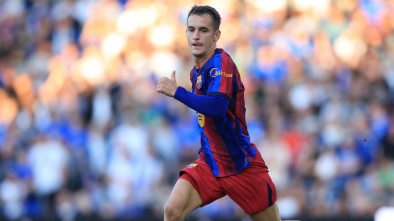 FC Barcelona loans Marc Casado to Deportivo La Coruna