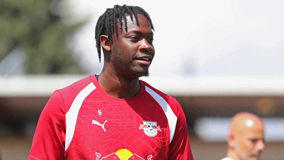 Galatasaray gets El-Chadaille Bitshiabu on loan
