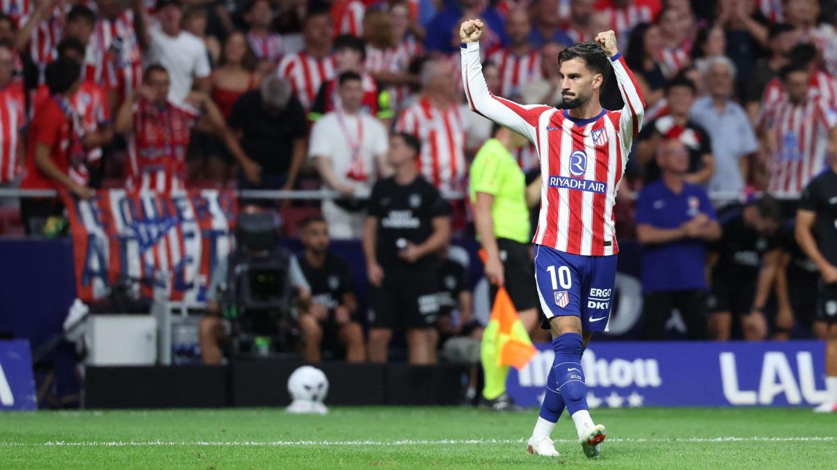 Liga: Atlético de Madrid take on Real Sociedad at the end of the match