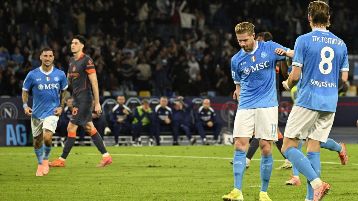Naples: Kevin de Bruyne's powerful goal