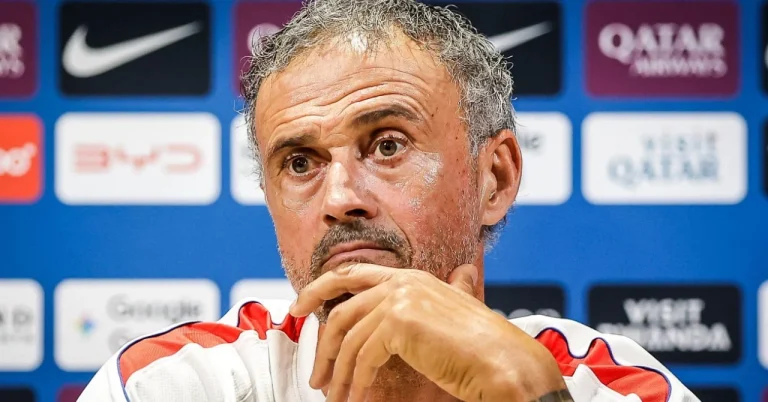 PSG: Luis Enrique lets loose on the transfer window and Bradley Barcola