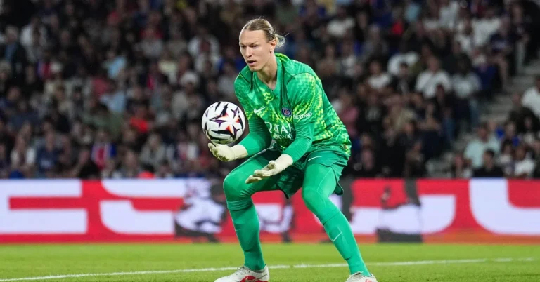 PSG: Safonov, the official announcement