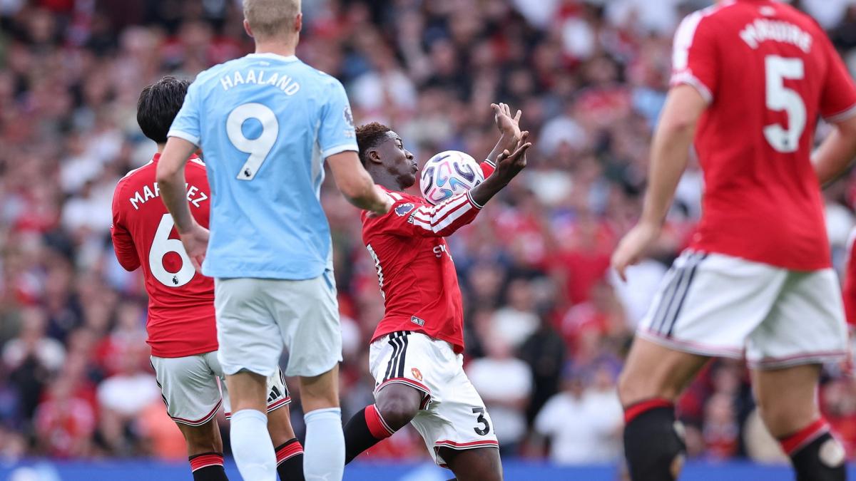 Premier League: ten against eleven for almost 70 minutes, Man City takes on Man United at Old Trafford