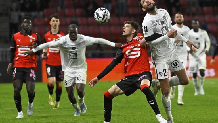 Sebastian Szymański's splendid goal against PSG
