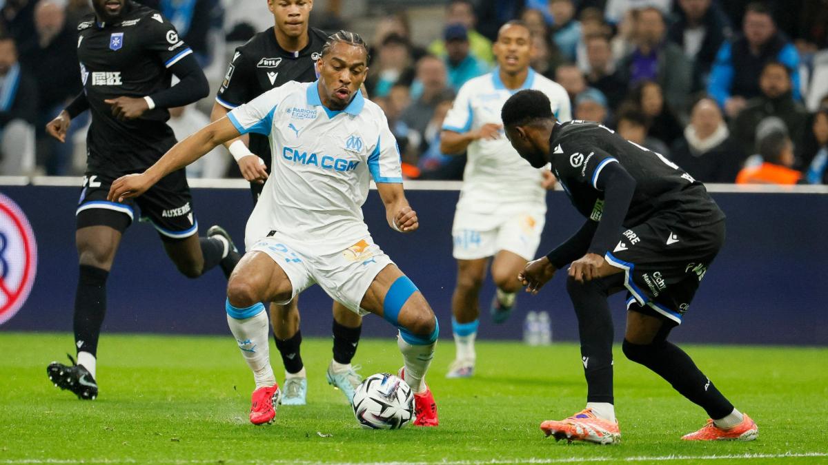 Verbal agreement between Crystal Palace and OM for Quinten Timber