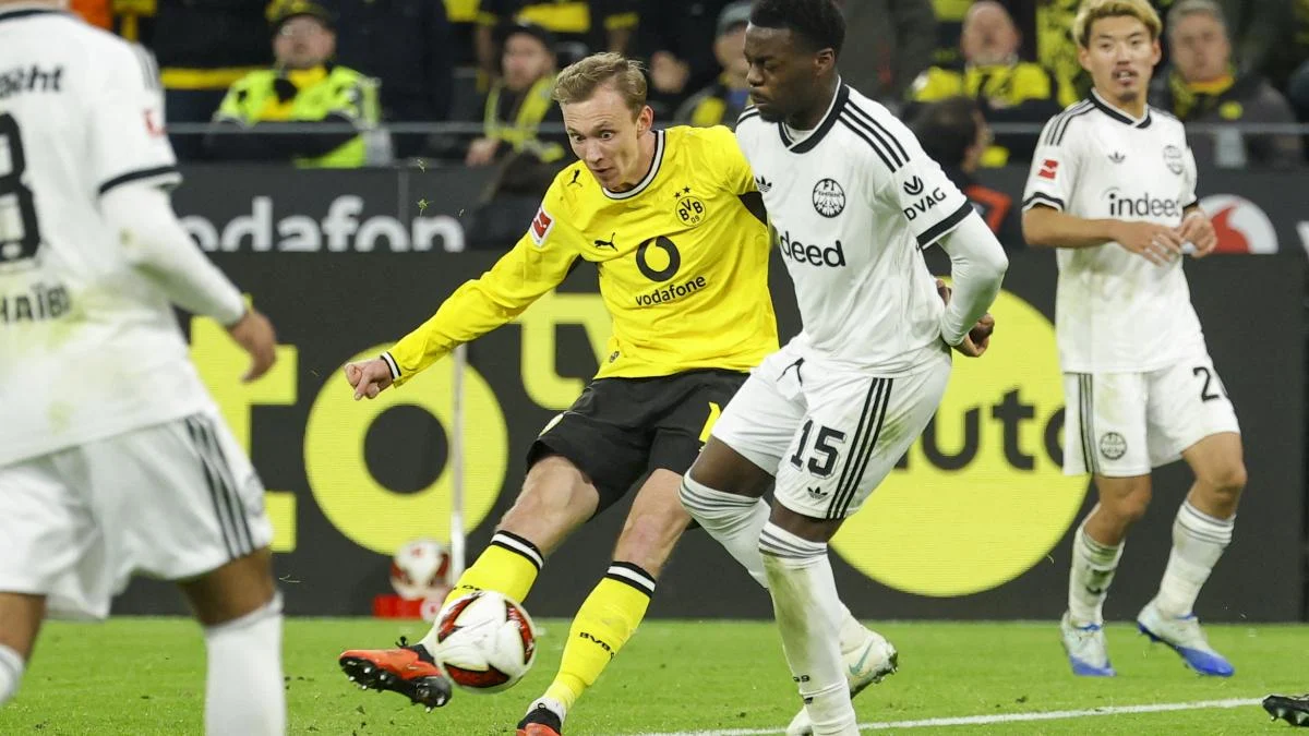 Bundesliga: Dortmund wins against Frankfurt and regains 1st place