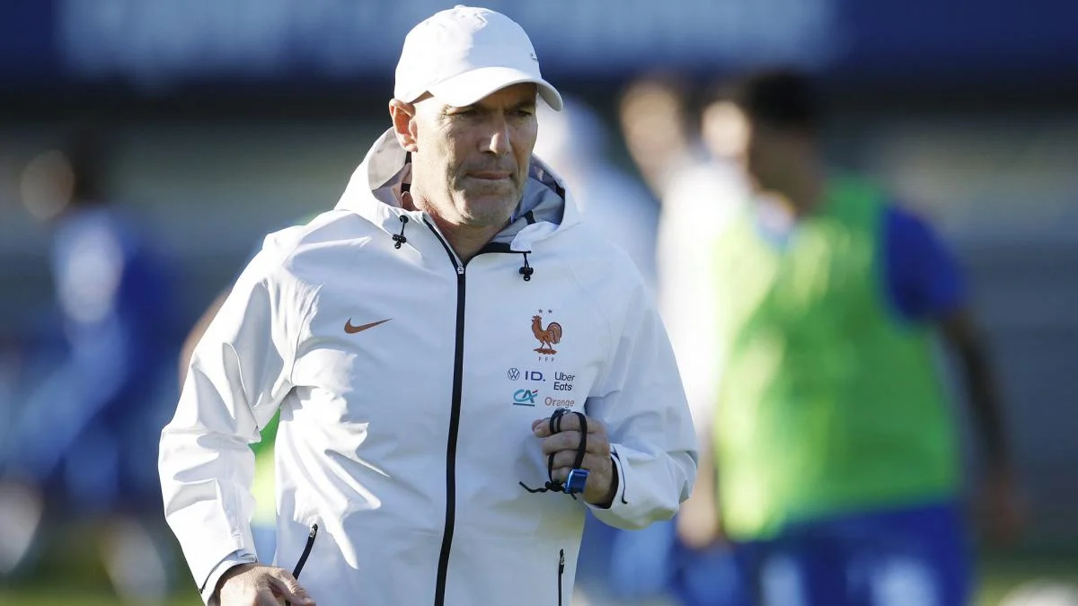 French team: Zinédine Zidane calls for change in one position