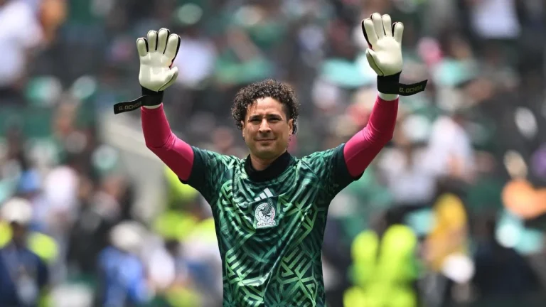 Guillermo Ochoa looks back on his aborted transfer to PSG