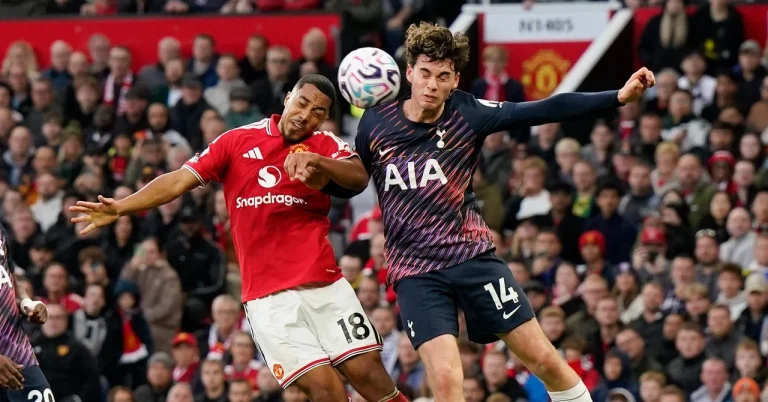 Manchester United pushes Tottenham